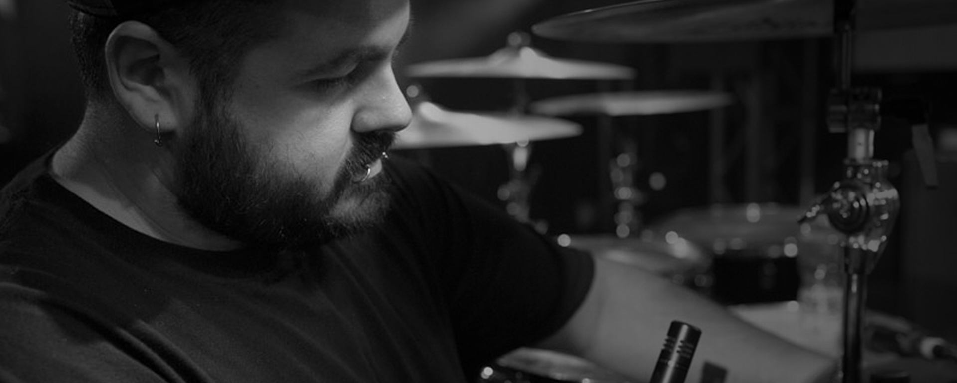 Gino Scarim with LEWITT microphone