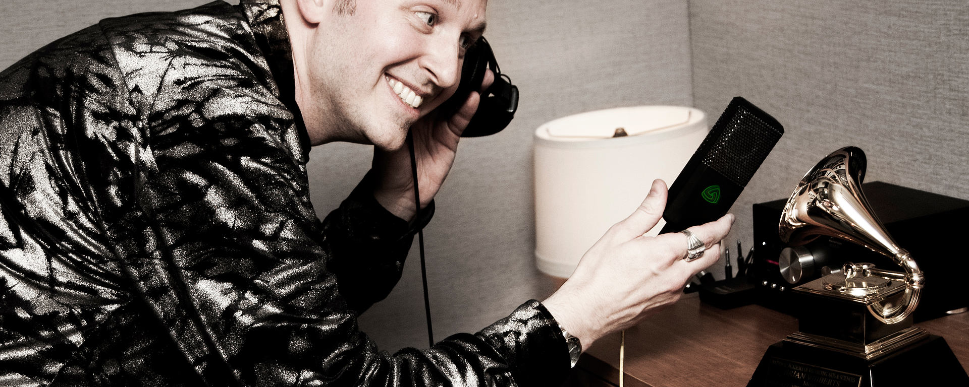 This image shows Brian Vibberts recording with his LCT 640 studio condenser microphone