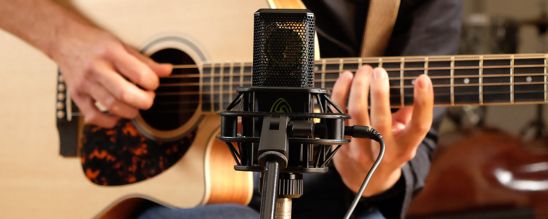LCT 640 TS high quality studio condenser microphone with the possibility to change the polar pattern after the recording