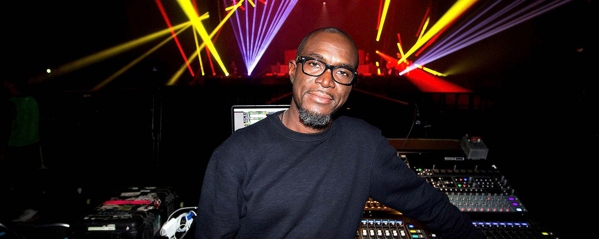 Courtney Taylor, FOH of Pharrell Williams uses his DGT 450 professional USB mic on tour